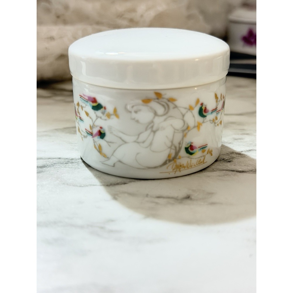 Rosenthal Round Studio-Line Bjorn Wiinblad "Love Story" Trinket Box (A3210)